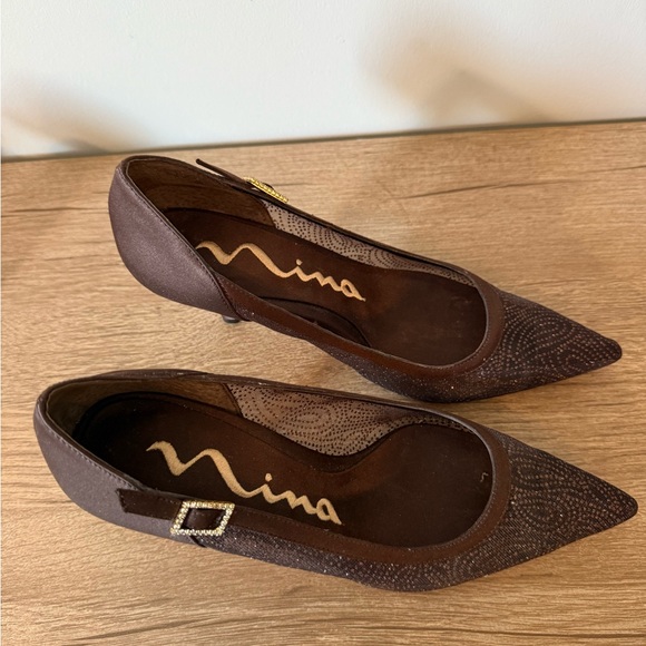 NINA Dark Brown Mesh Pointed 2.5” Heels w/tiny sequins, Size 5 - Picture 6 of 11